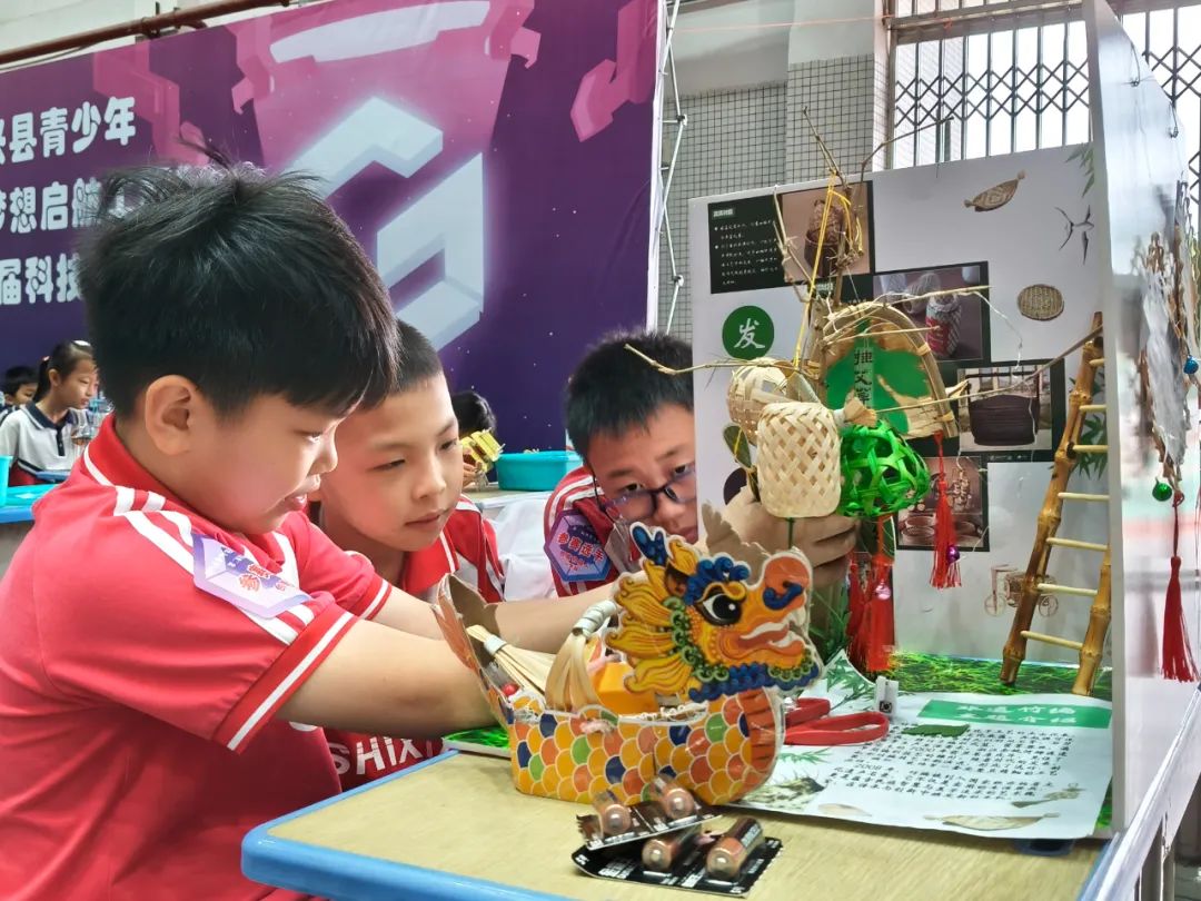 關(guān)愛未成年人丨始興舉行第二屆始興縣青少年“科技夢想啟航工程”科技大賽