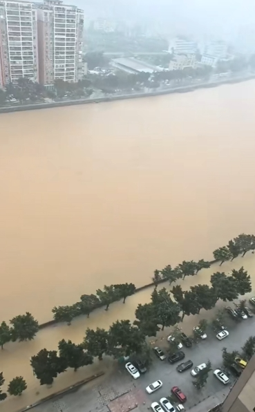 暴雨紅色預(yù)警！